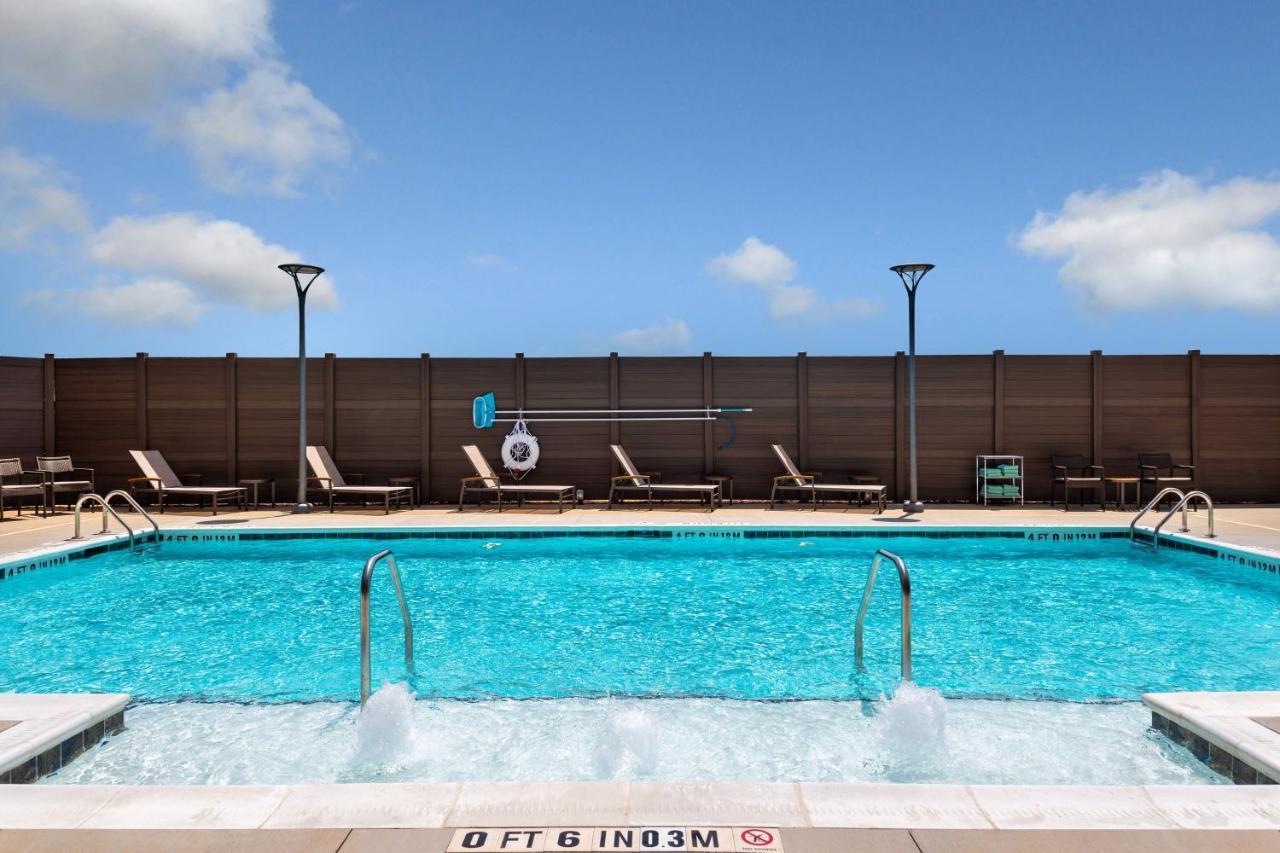 Residence Inn By Marriott Charlotte Northlake Exteriör bild